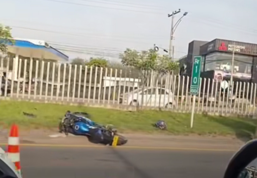 Grave accidente deja motociclista lesionado
