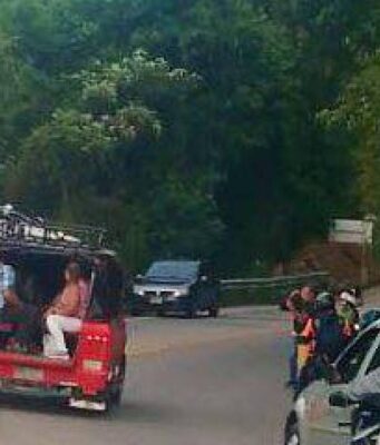 Tragedia en La Mesa: bus se volcó y dejó un muerto y varios heridos