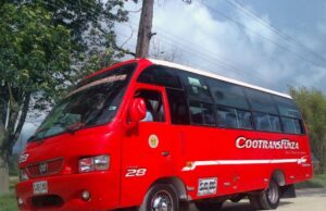 Le subieron al pasaje de las busetas rojas en Funza: así quedo