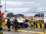 Vehículo terminó volcado y colapsó la movilidad