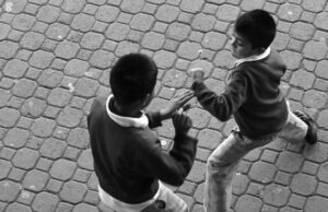 Preocupación por peleas entre estudiantes a las afueras de institución educativa
