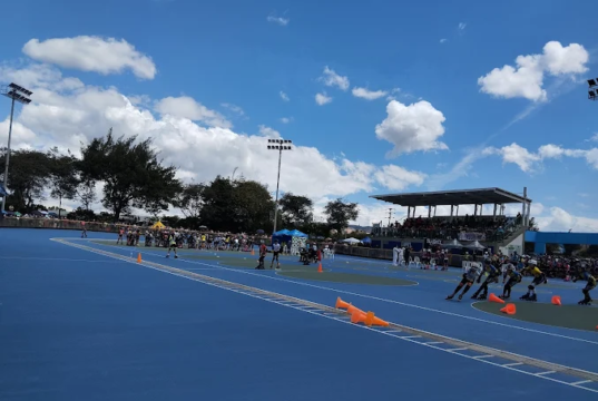 Alcalde entregó renovada pista de patinaje para fortalecer el deporte en Mosquera