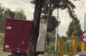 En Funza furgones estarían usando un paso prohibido en la vía perimetral