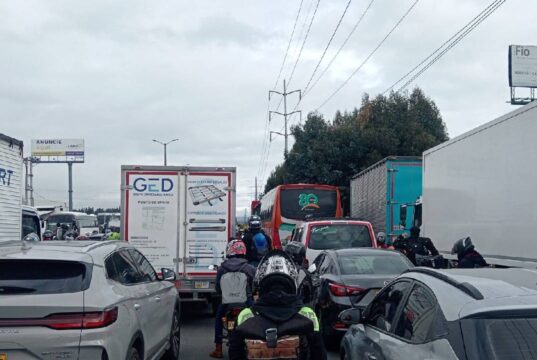 Cierres viales colapsan la movilidad en la vía Siberia