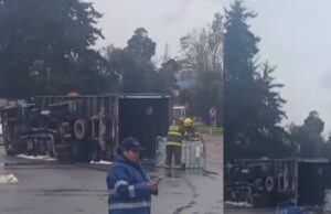 Vehículo tipo furgón se volcó en la glorieta de Purina en Mosquera
