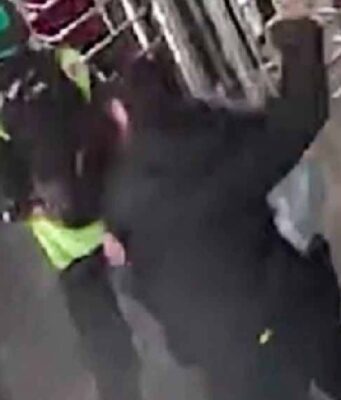 Un martillazo en la cabeza: la agresión que por poco termina en tragedia en TransMilenio
