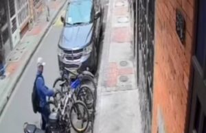¡Atención en Mosquera! Video registra el hurto de una bicicleta