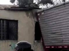 Camión perdió el control y se estrelló contra una casa