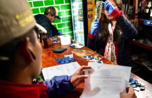 Cierran dos establecimientos y capturan cinco personas en operativo en Mosquera