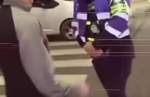 Motociclista habría atacado a agente de movilidad durante operativo en Mosquera