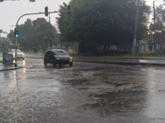¿Qué municipios están actualmente en riesgo por las lluvias y cuáles son las vías que presentan mayores dificultades?