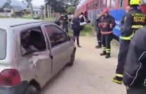 Tren de la Sabana impactó un carro que transportaba estudiantes