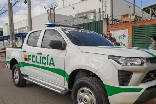 ¡Mosquera refuerza la seguridad! Entregan nuevas camionetas a la Policía de Sabana Occidente