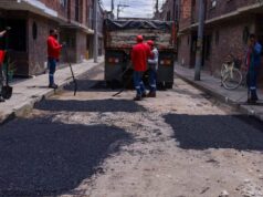 Avanza el mantenimiento vial en los barrios de Funza