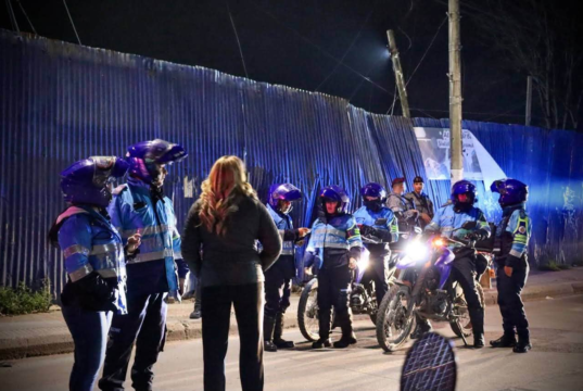 ¡Controles en Madrid! Autoridades vigilan establecimientos con venta de licor y vehículos estacionados