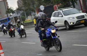 Pilas, motociclistas: Bogotá restringirá la circulación de motos durante Halloween